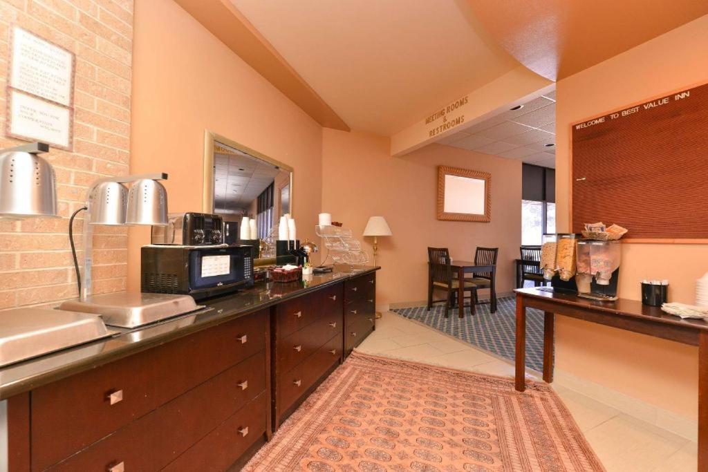 Americas Best Value Inn & Suites Victoria Exteriör bild