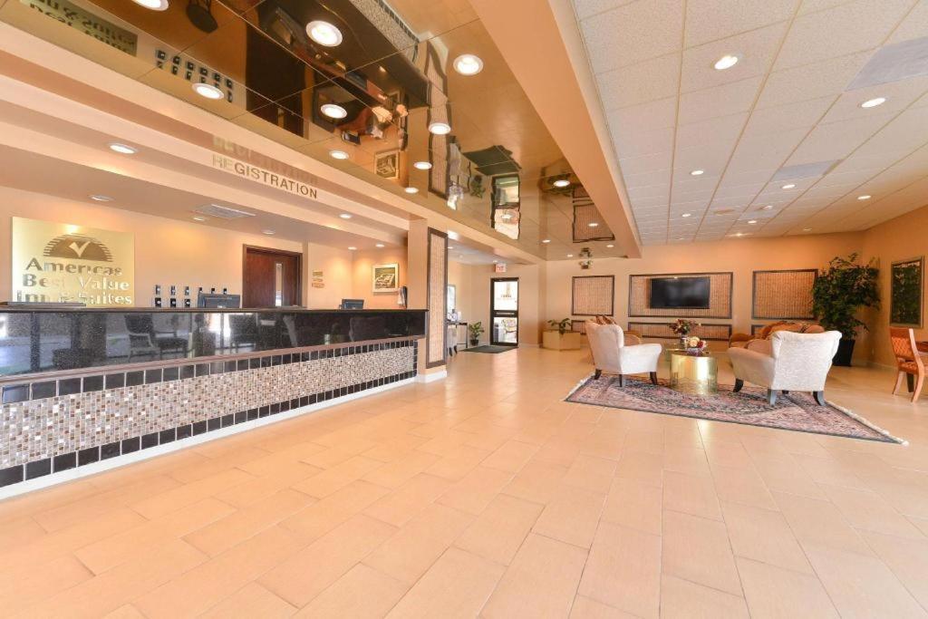 Americas Best Value Inn & Suites Victoria Exteriör bild