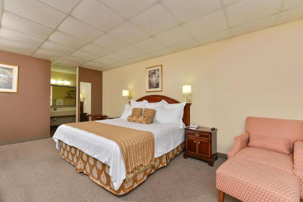 Americas Best Value Inn & Suites Victoria Exteriör bild